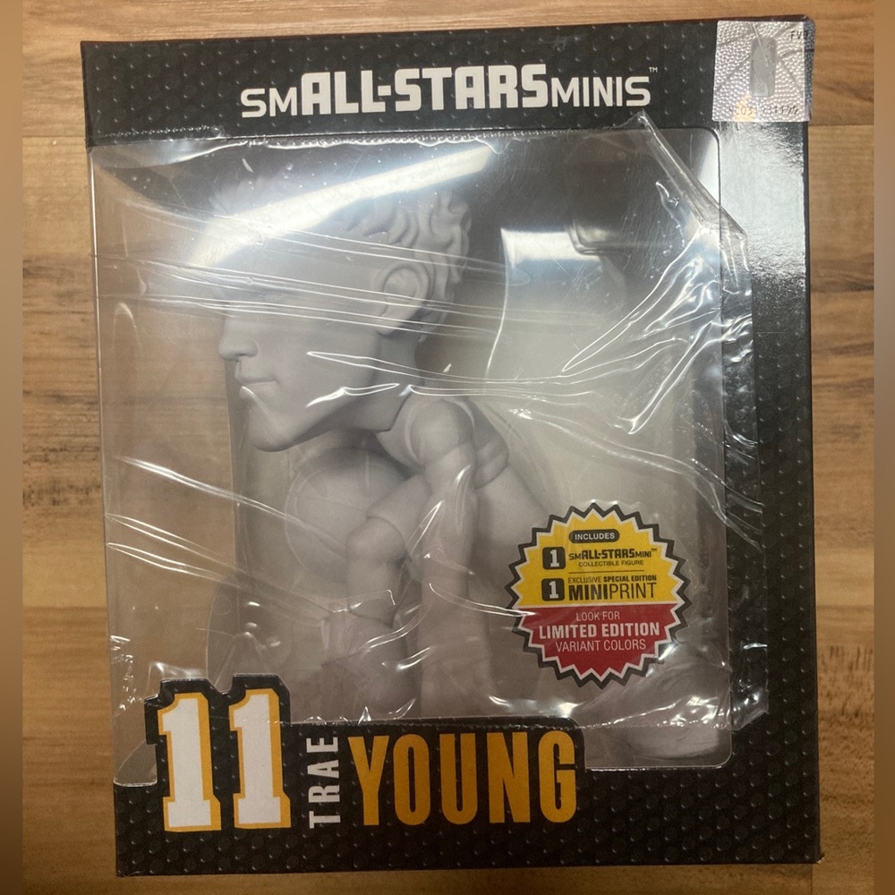 NBA SmALL-STARS Minis TRAE YOUNG  White Ultra Rare CHASE Action Figure ATL Hawks